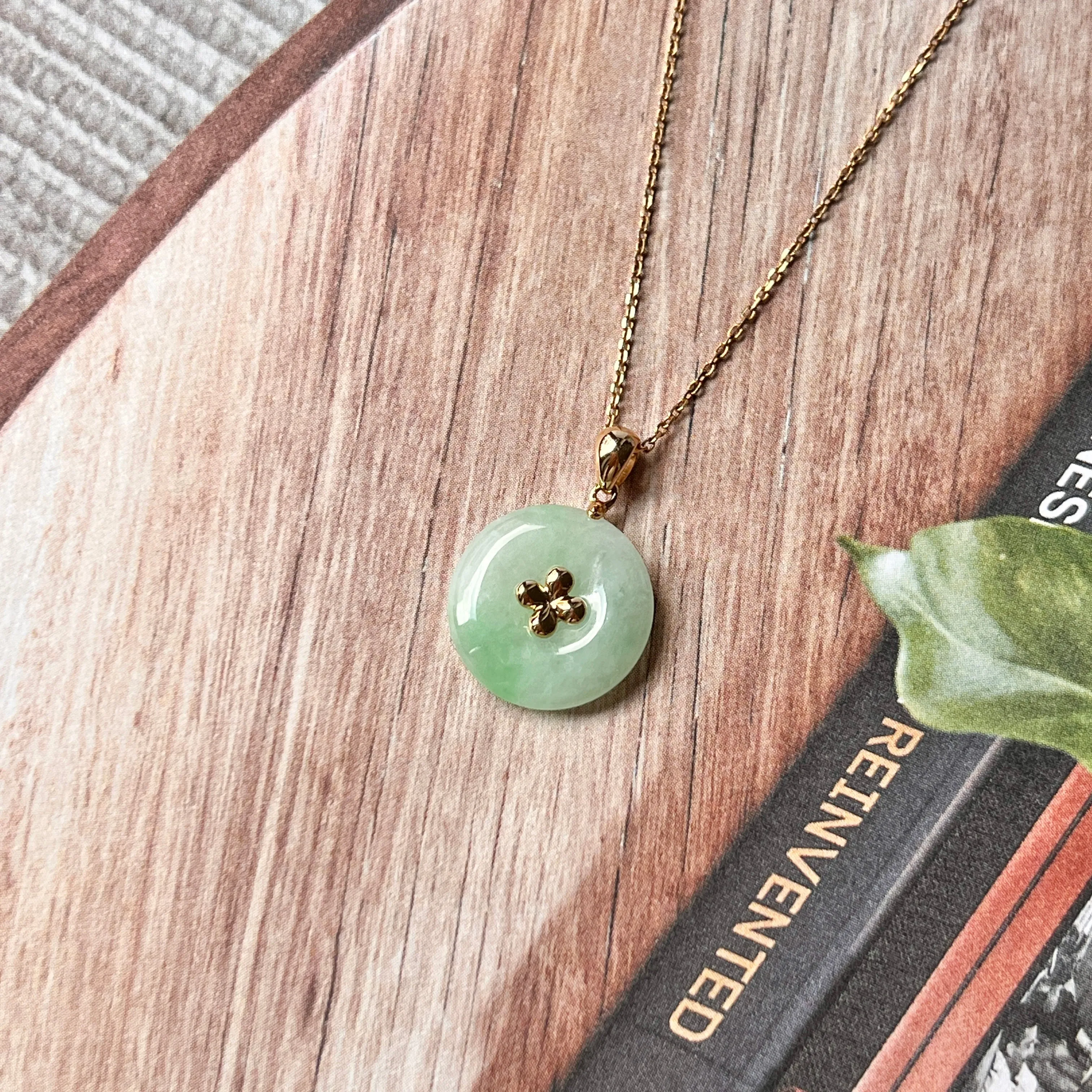 A-Grade Moss On Snow Jadeite Donut Pendant (Lilac Flower) No.172284
