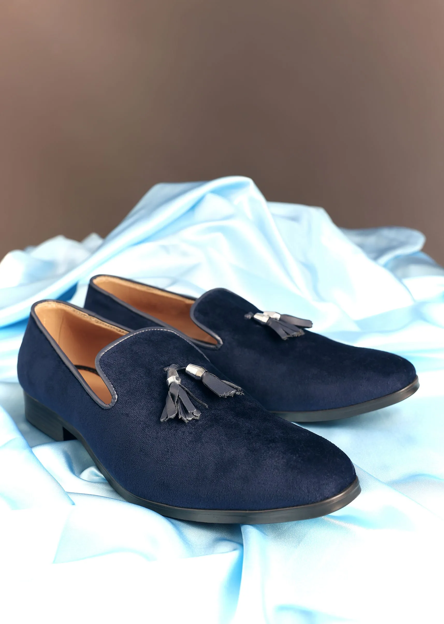 Black Velvet Tassel Jutti