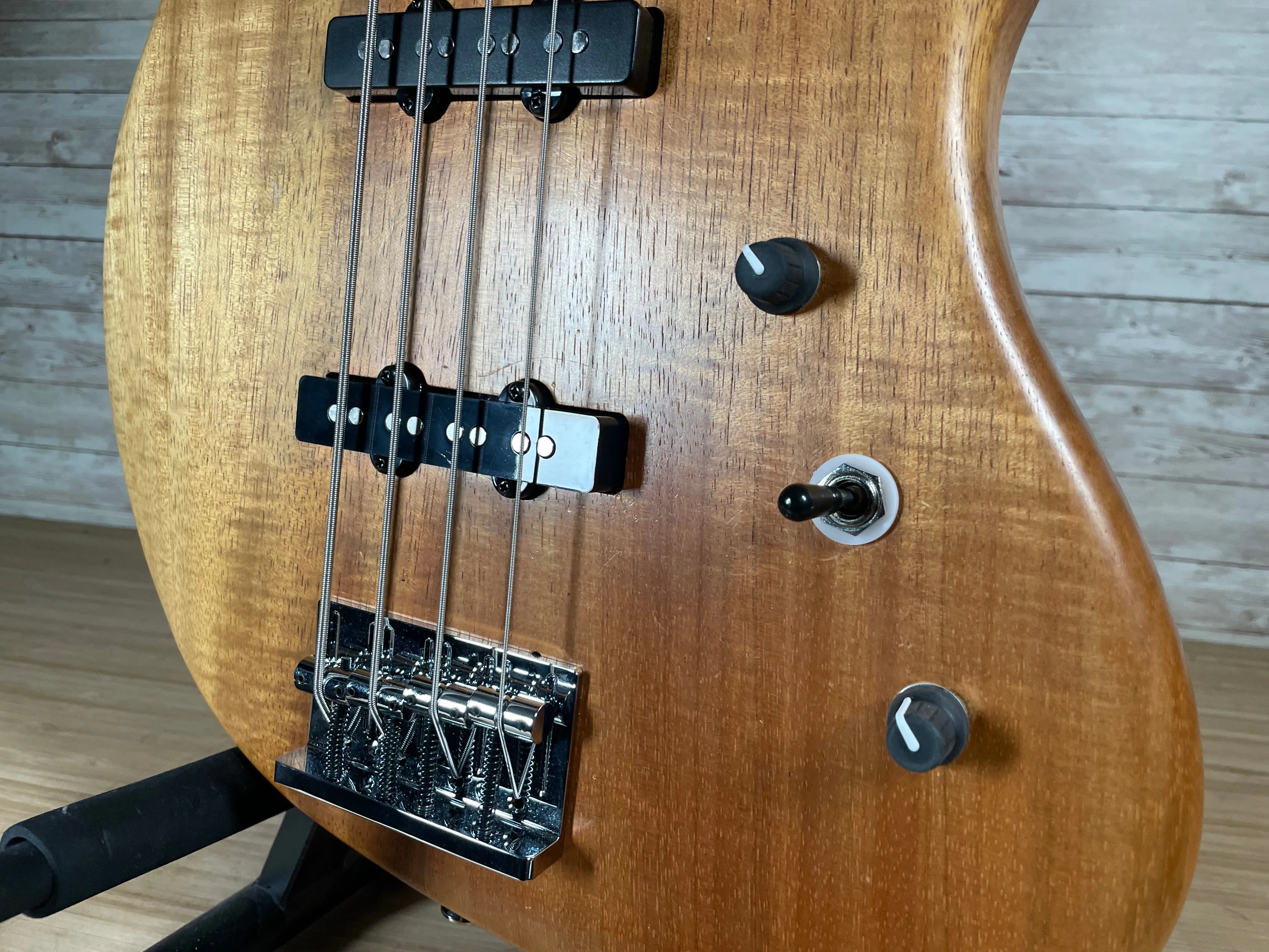 J-Style Premium Parts Bass Used