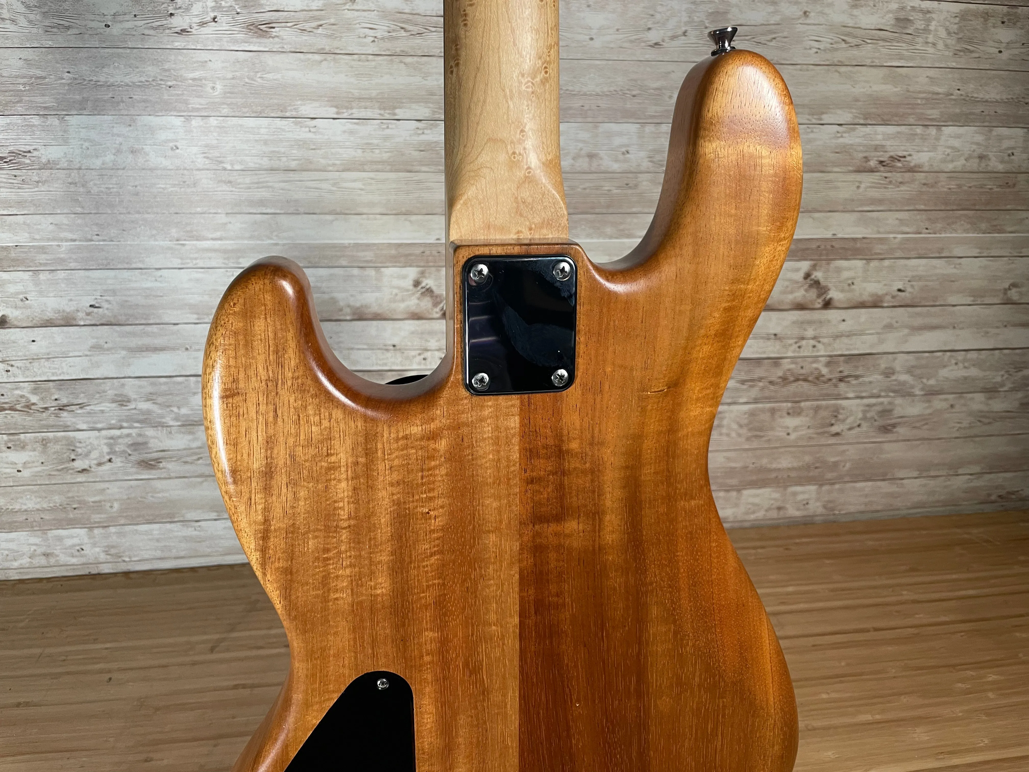 J-Style Premium Parts Bass Used