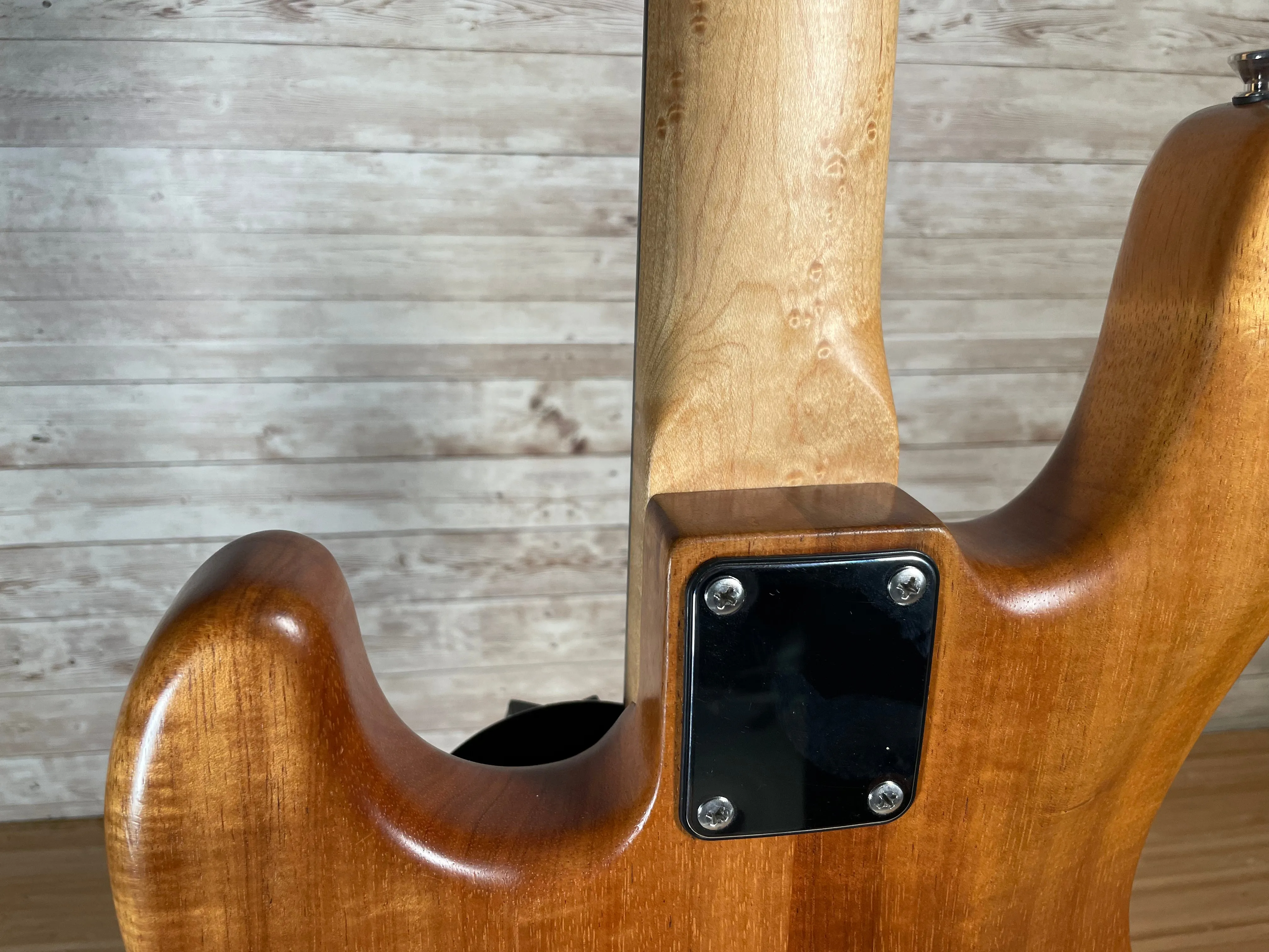 J-Style Premium Parts Bass Used