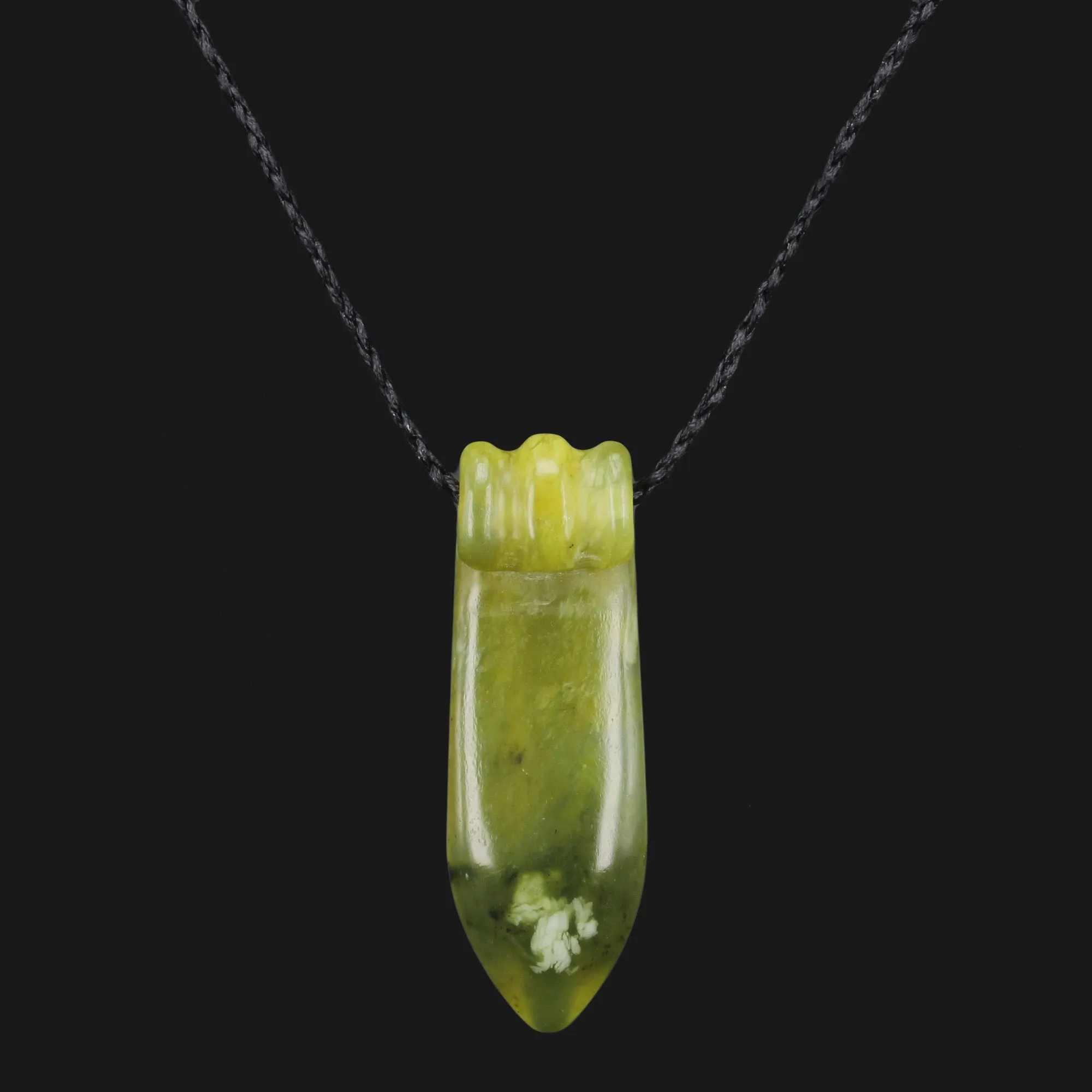 New Zealand Maori Style Green Flower Jade Toki Necklace - Unique Traditional Accessory with Intricate Tribal Design for Sophistication and Style