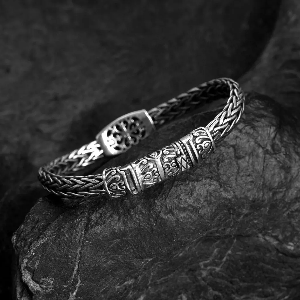 S925 Silver Antique Inspired Bracelet Featuring a Stunning Blue Corundum