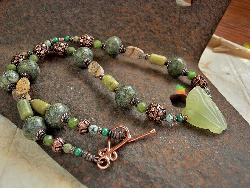 Tree Frog Necklace, Hand Carved Serpentine, Copper, Green Stone